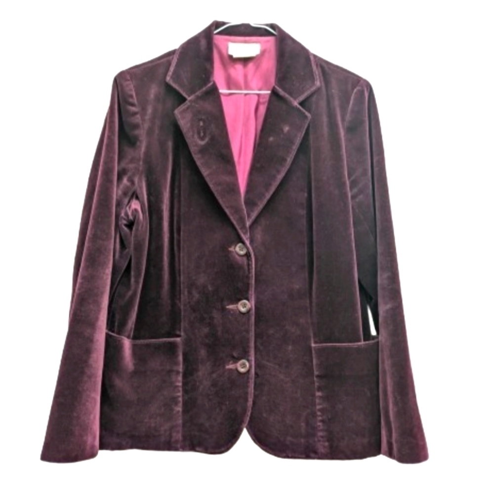 D’Allaird’s women's vintage raspberry velvet blazer size 14